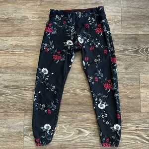 Calvin Klein Women's Size Medium Black Floral Cropped Leggings Yoga Gym Fitness
